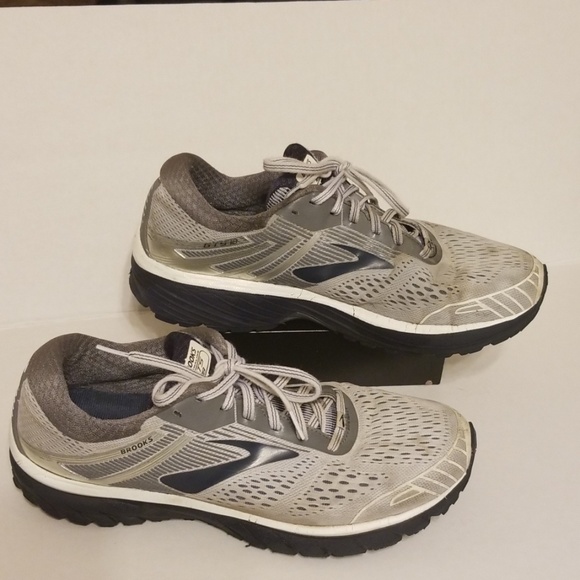 brooks gts 18 size 10.5